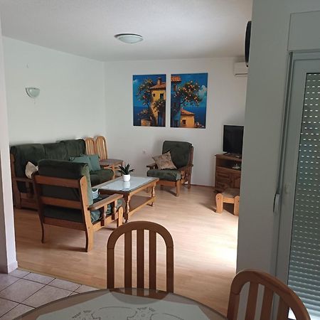 Apartment Sano Podstrana Bagian luar foto