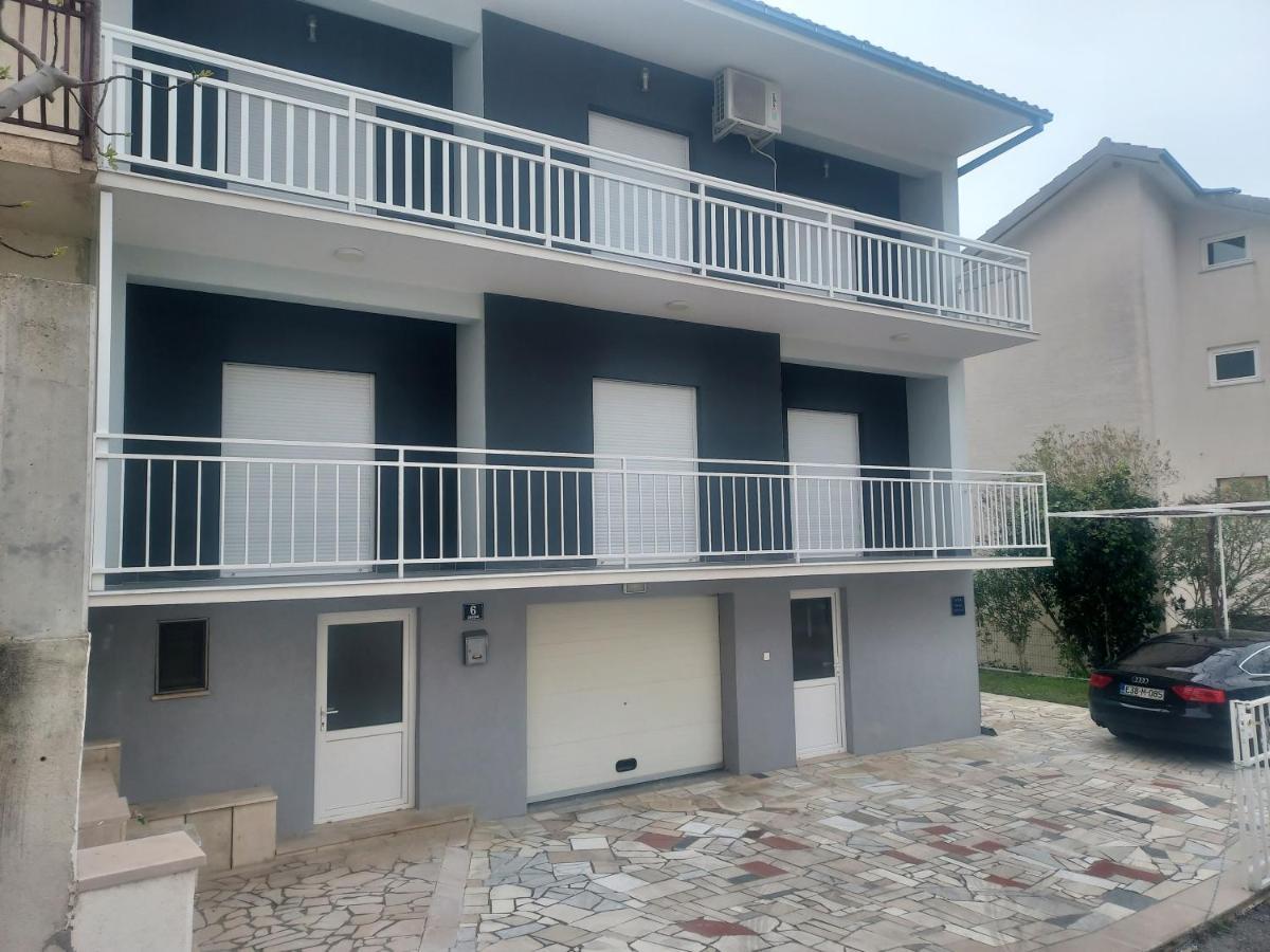 Apartment Sano Podstrana Bagian luar foto